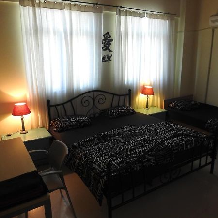 Port Very Near Fast Wi-Fi Netflix Room1 Piraeus Exterior photo